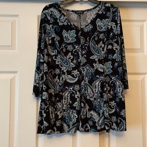 Roz and Ali 3/4 sleeve blouse in excellent condition.